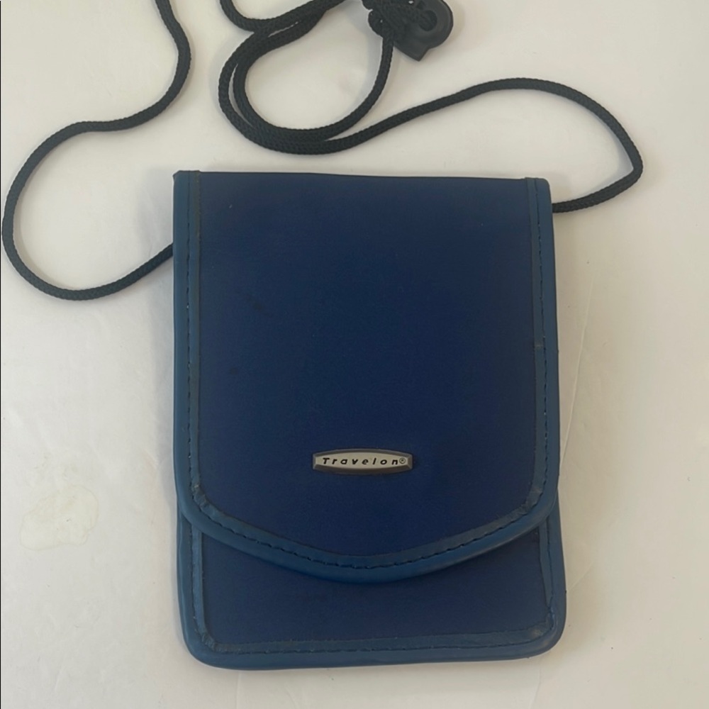 TRAVELON CROSSBODY ID AND CC POUCH NWOT
